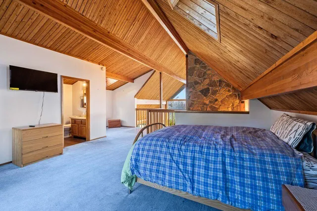 $580,000 | 32 Dillon Road, Harrison, ME 04040