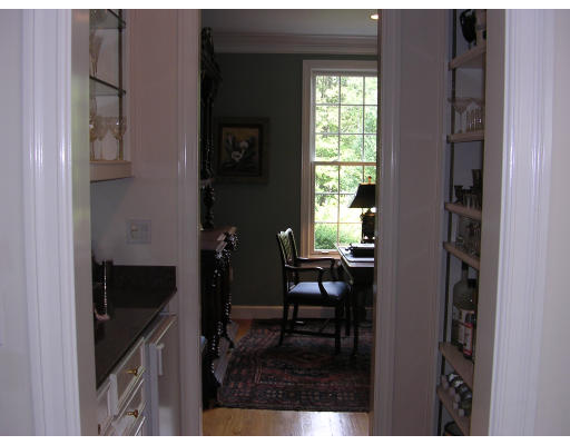 15 Makechnie Road Burlington, MA 01803 - Photo 18 of 29 Gallery Image 18
