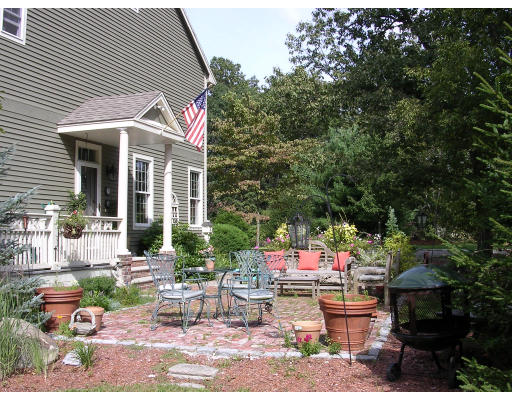 15 Makechnie Road Burlington, MA 01803 - Photo 4 of 29 Gallery Image 4