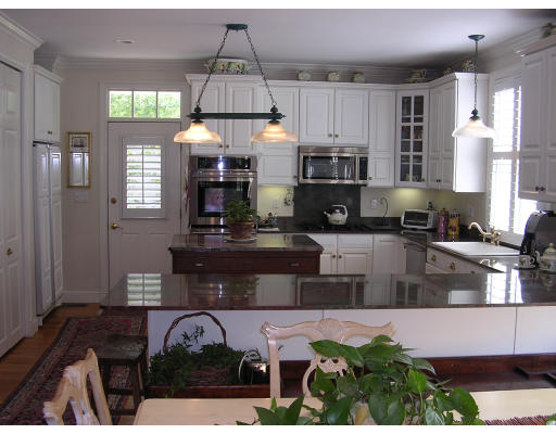 15 Makechnie Road Burlington, MA 01803 - Photo 10 of 29 Gallery Image 10