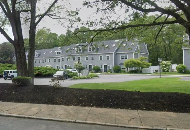 $4,000 | 1301 Lagrange Street, Unit 1301, Boston, MA 02459