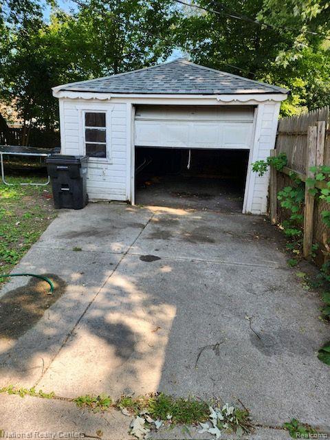 19484 Lahser Road Detroit, MI 48219 - Photo 13 of 14