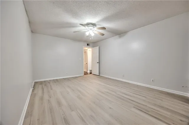 $194,900 | 4727 Jarboe Street, Unit 83, Kansas City, MO 64112