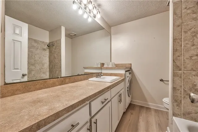 $194,900 | 4727 Jarboe Street, Unit 83, Kansas City, MO 64112