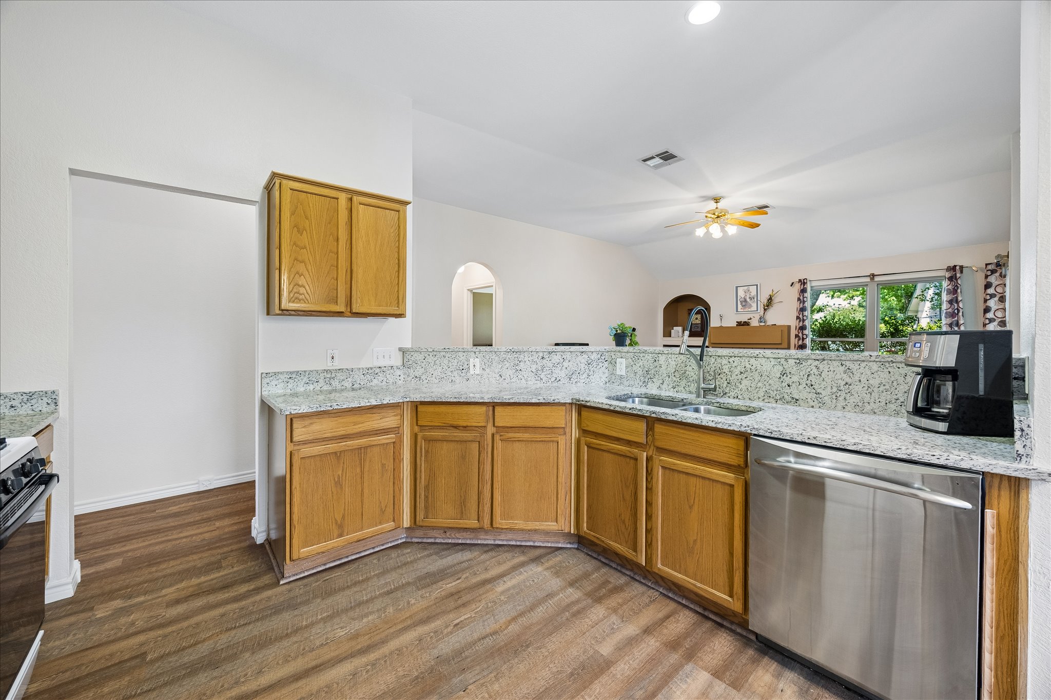 111 Finch Lane Georgetown, TX 78626 - Photo 12 of 31