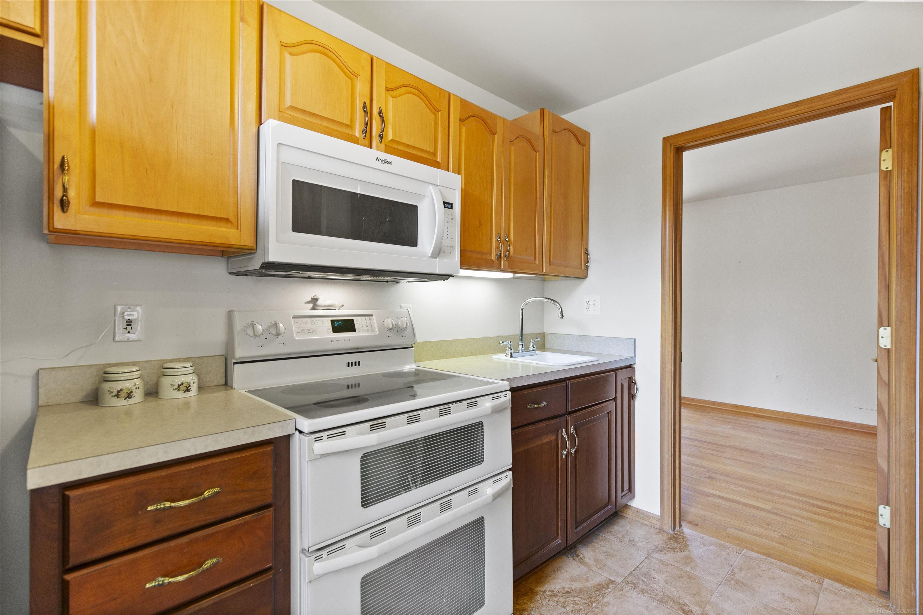 6728 Frith Road St. Clair, MI 48079 - Photo 11 of 66 50172067-ca59e60c-1115-49c1-8890-24f7d52a57fe.JPG