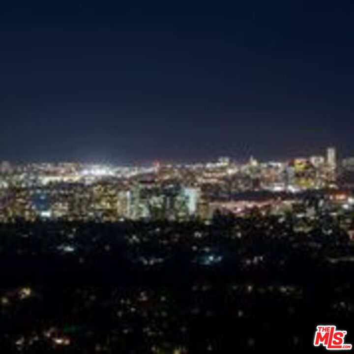 410 Walker Drive Beverly Hills, CA 90210 - Photo 36 of 36 a view of a yard