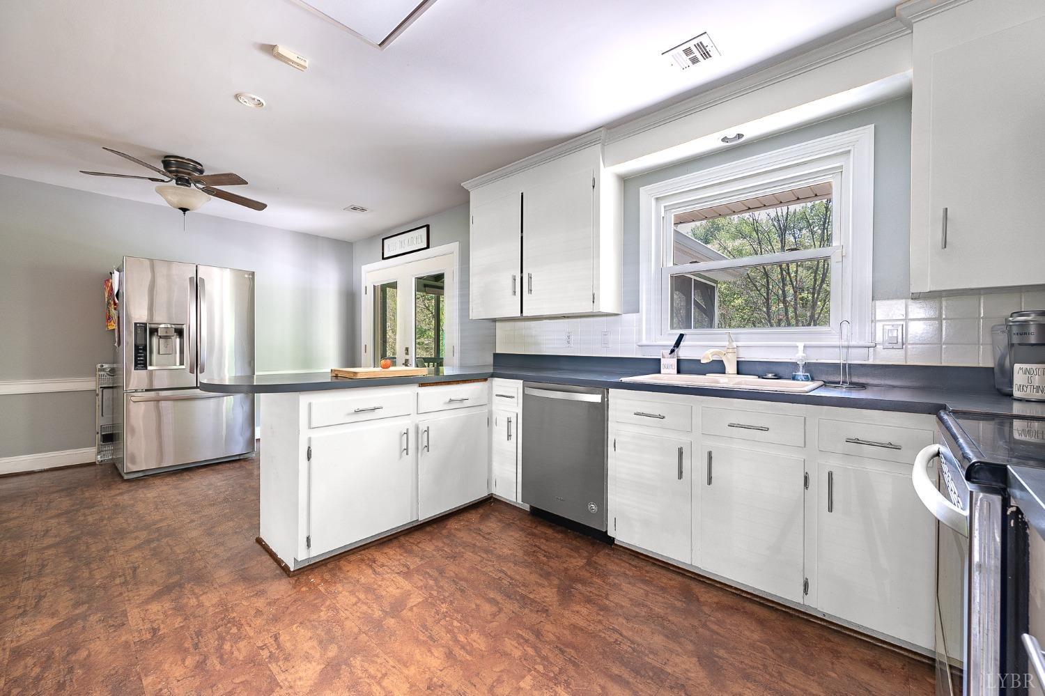 918 Rothowood Road Lynchburg, VA 24503 - Photo 19 of 57 Gallery Image 19