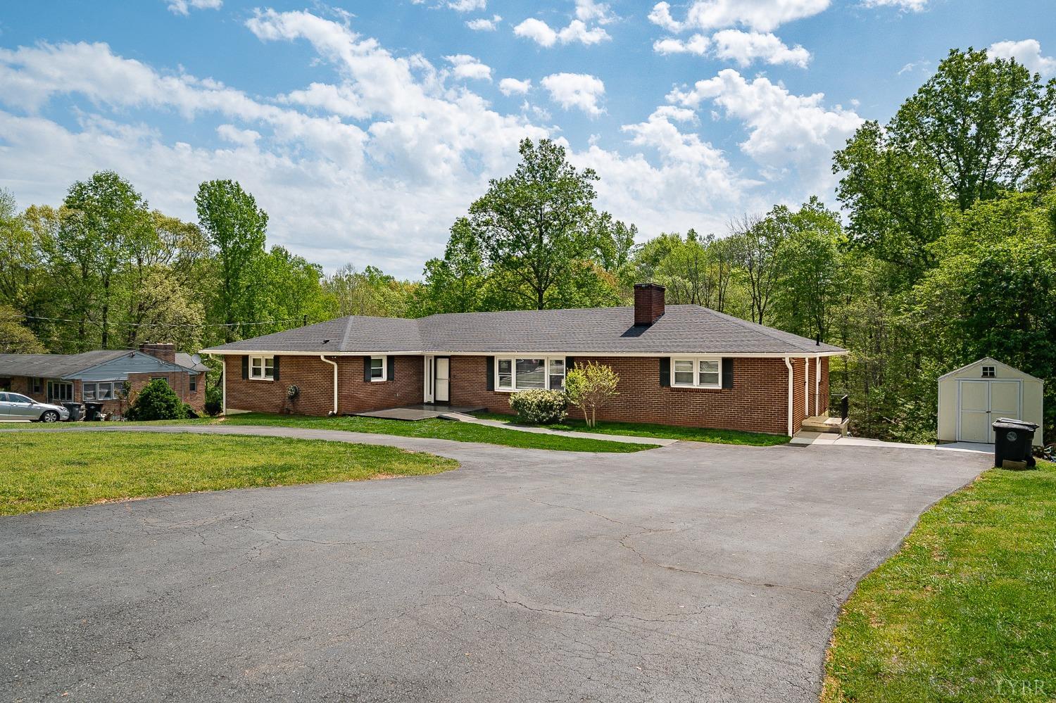 918 Rothowood Road Lynchburg, VA 24503 - Photo 4 of 57 Gallery Image 4