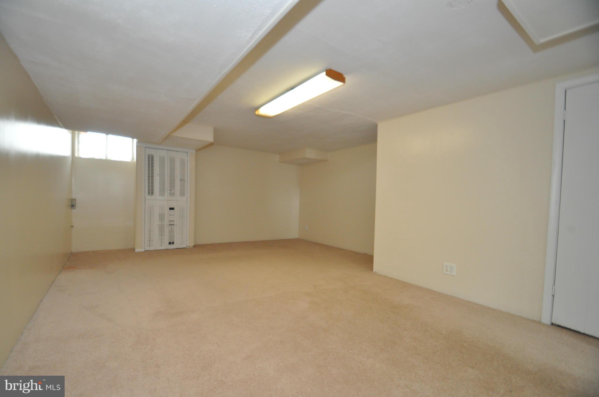 845 Arncliffe Road Baltimore, MD 21221 - Photo 23 of 26 Family Room