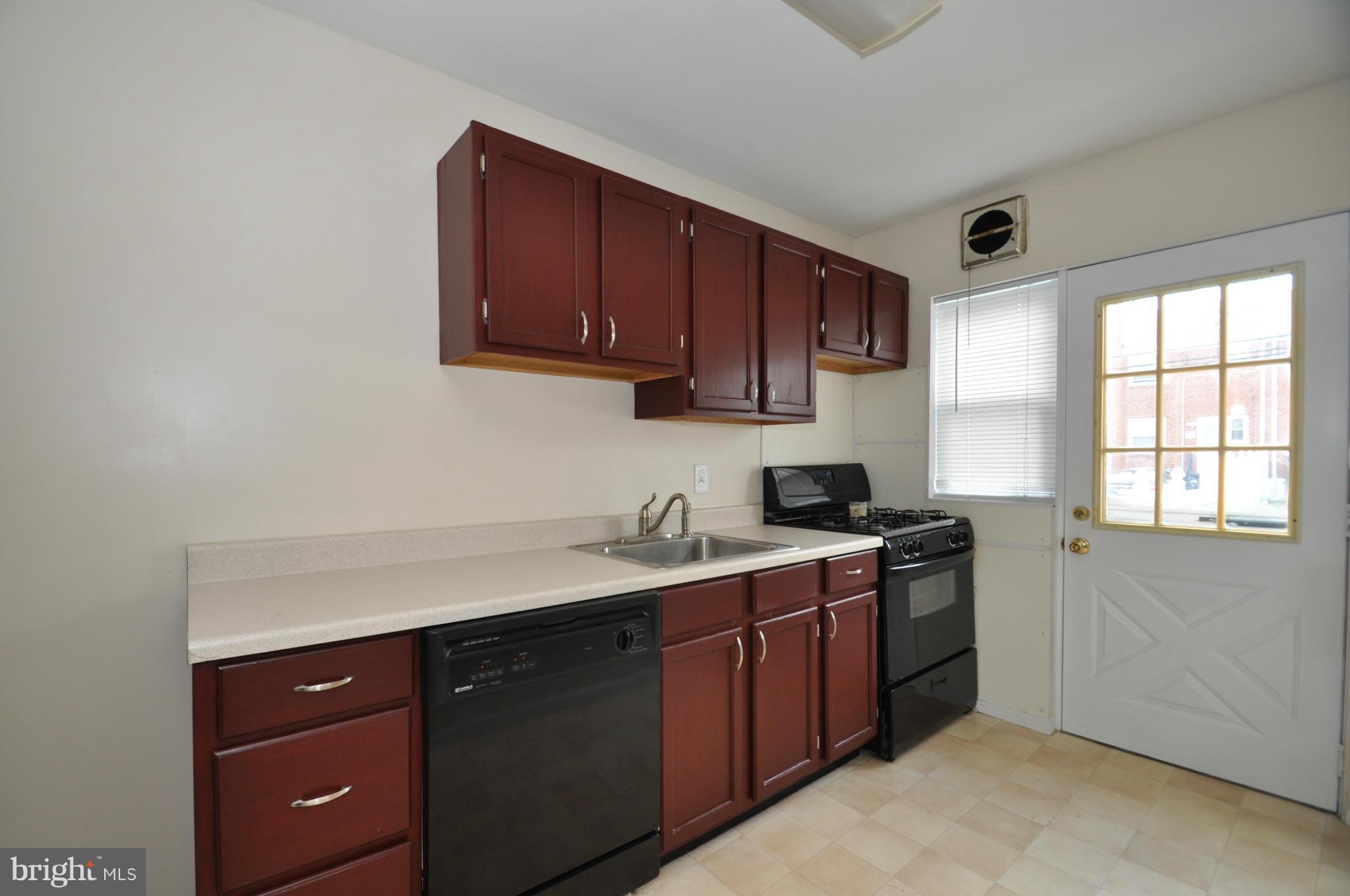 845 Arncliffe Road Baltimore, MD 21221 - Photo 8 of 26 Kitchen