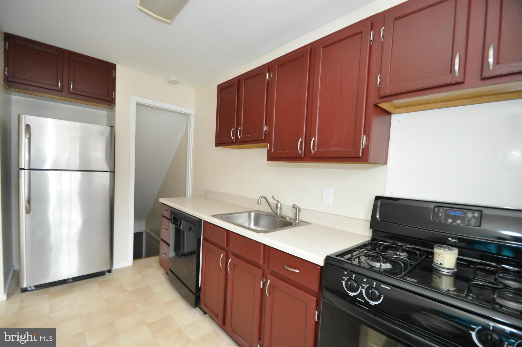 845 Arncliffe Road Baltimore, MD 21221 - Photo 9 of 26 Kitchen