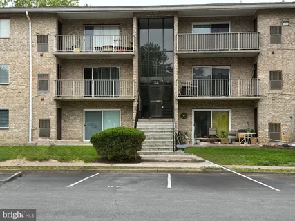 $257,500 | 7975 Audubon Avenue, Unit 302, Alexandria, VA 22306