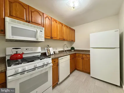 $257,500 | 7975 Audubon Avenue, Unit 302, Alexandria, VA 22306