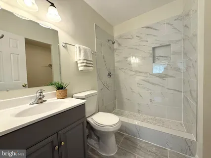 $257,500 | 7975 Audubon Avenue, Unit 302, Alexandria, VA 22306