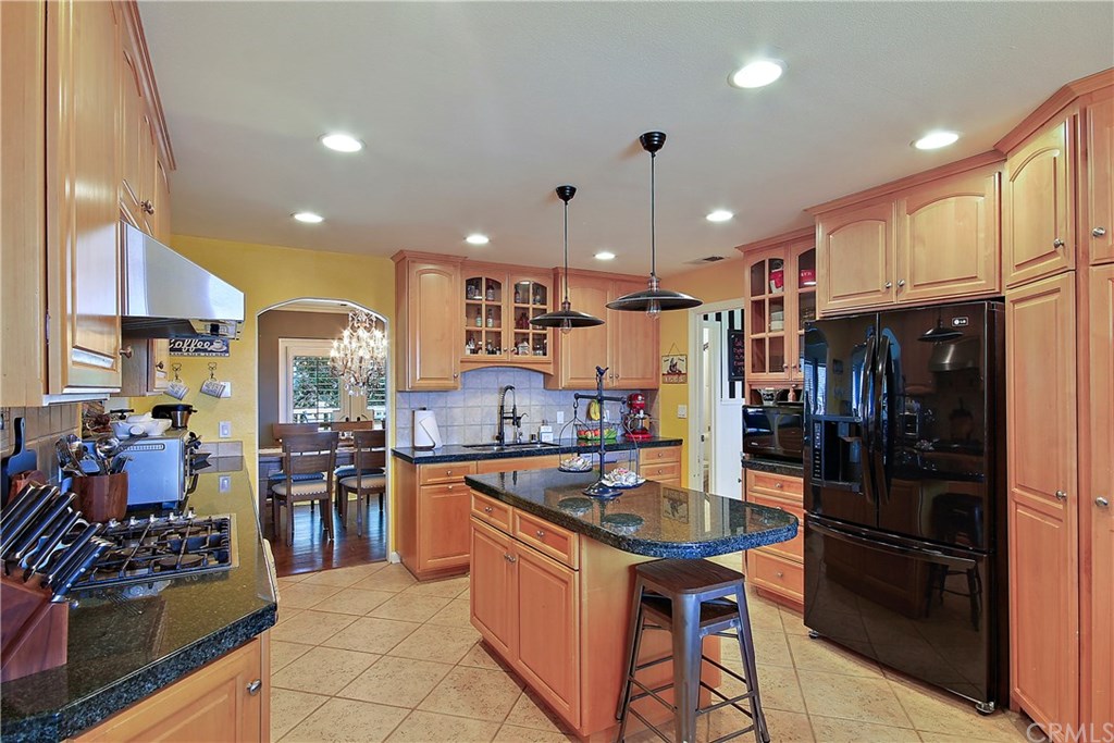 2540 Alturas Road Atascadero, CA 93422 - Photo 11 of 43 Kitchen
