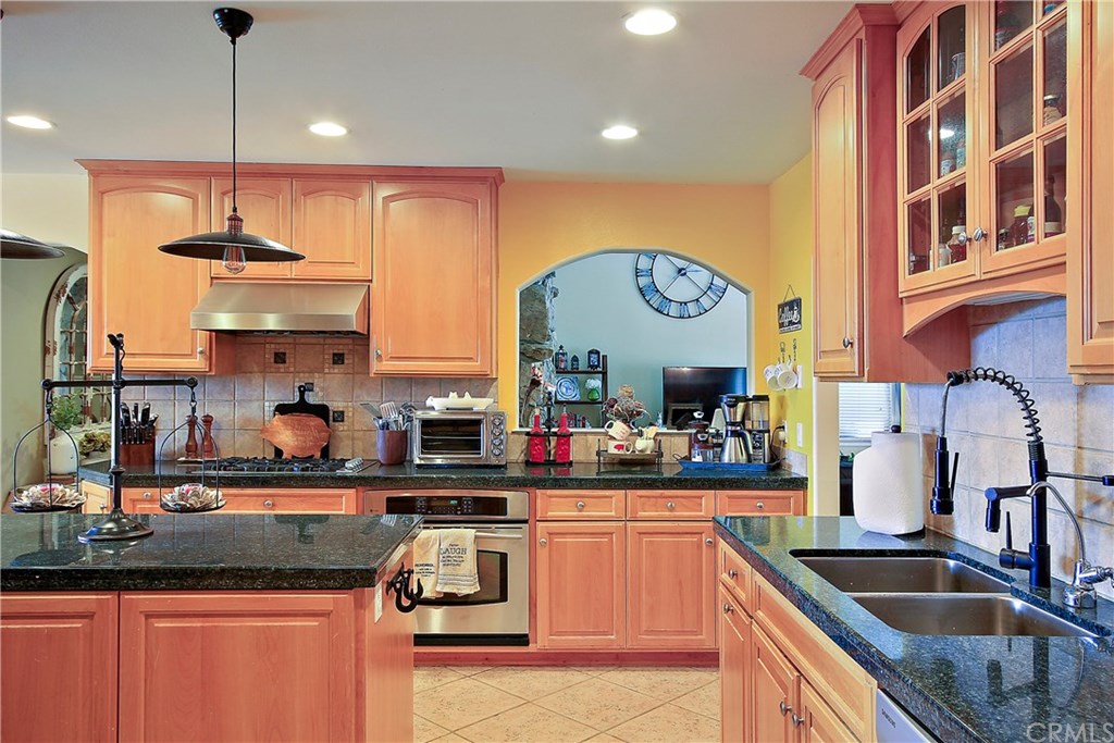 2540 Alturas Road Atascadero, CA 93422 - Photo 13 of 43 Kitchen