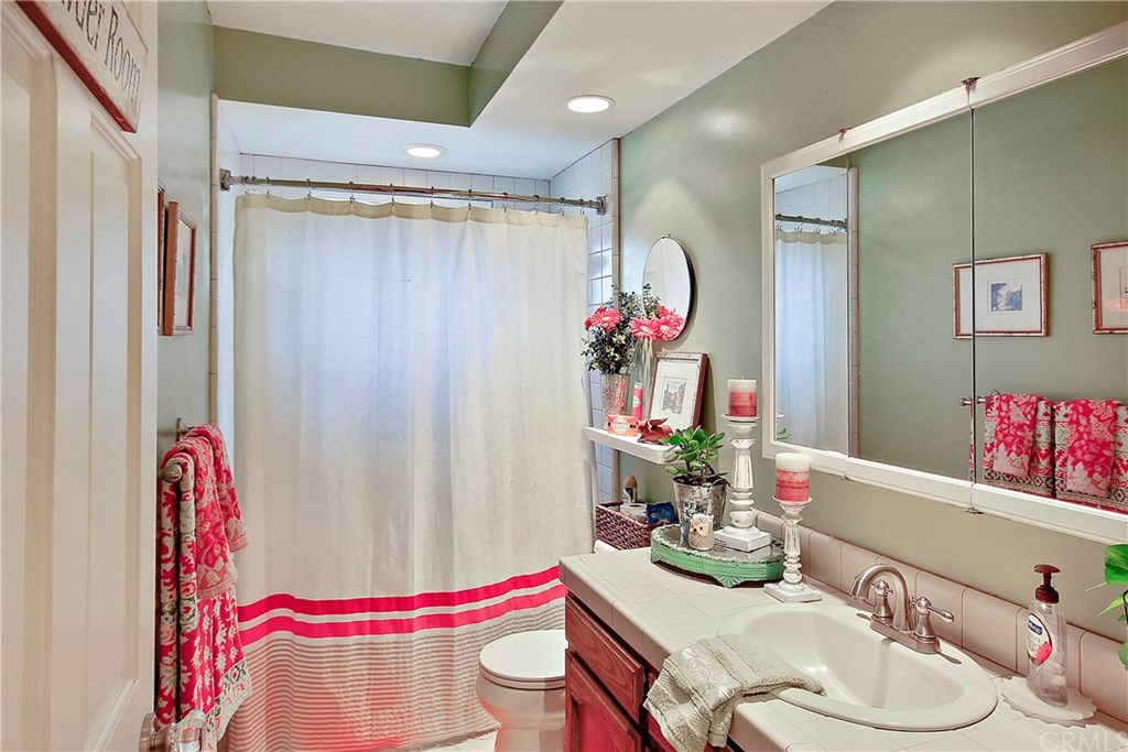 2540 Alturas Road Atascadero, CA 93422 - Photo 27 of 43 Guest Bedroom