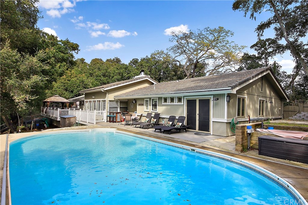 2540 Alturas Road Atascadero, CA 93422 - Photo 36 of 43 Pool Area