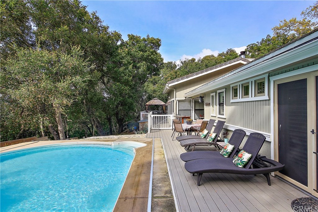 2540 Alturas Road Atascadero, CA 93422 - Photo 38 of 43 Pool Area