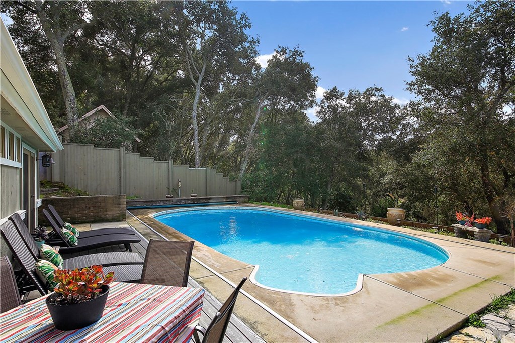 2540 Alturas Road Atascadero, CA 93422 - Photo 39 of 43 Pool Area