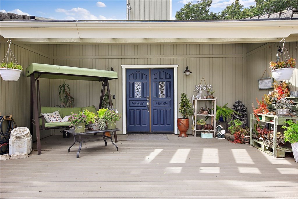 2540 Alturas Road Atascadero, CA 93422 - Photo 5 of 43 Front Porch