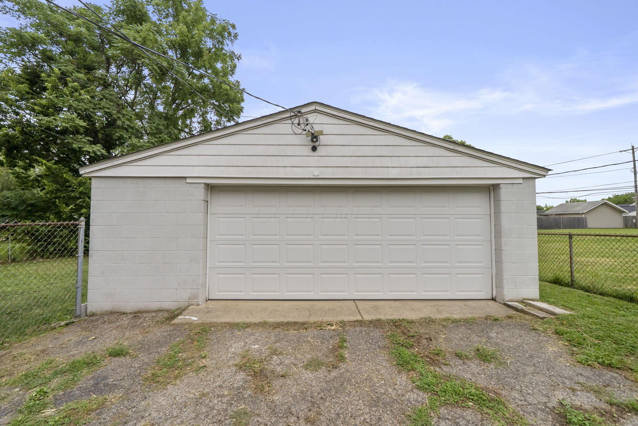 202 Williams Road Columbus, OH 43207 - Photo 32 of 50 Garage