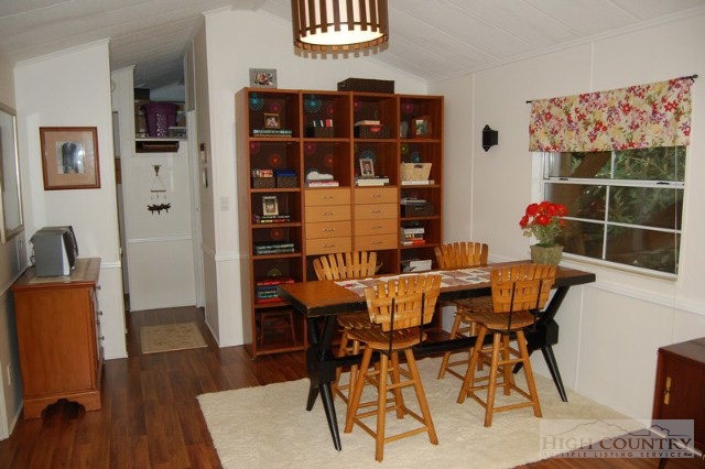 247 River Road Newland, NC 28657 - Photo 12 of 18 Gallery Image 12