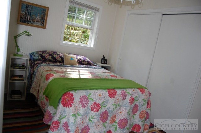 247 River Road Newland, NC 28657 - Photo 2 of 18 Gallery Image 2