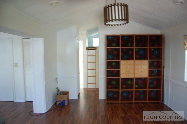 247 River Road Newland, NC 28657 - Photo 6 of 18 Gallery Image 6