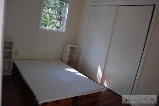 247 River Road Newland, NC 28657 - Photo 8 of 18 Gallery Image 8