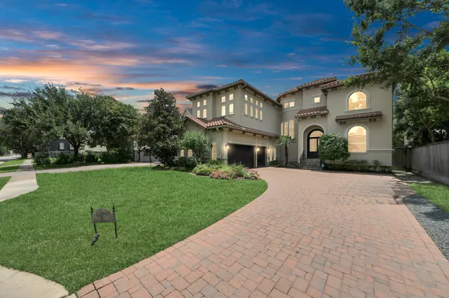 $1,895,000 | 4809 Elm Street, Bellaire, TX 77401