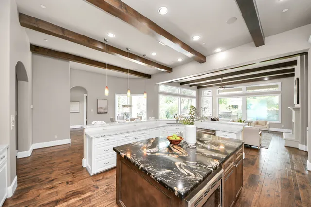 $1,895,000 | 4809 Elm Street, Bellaire, TX 77401