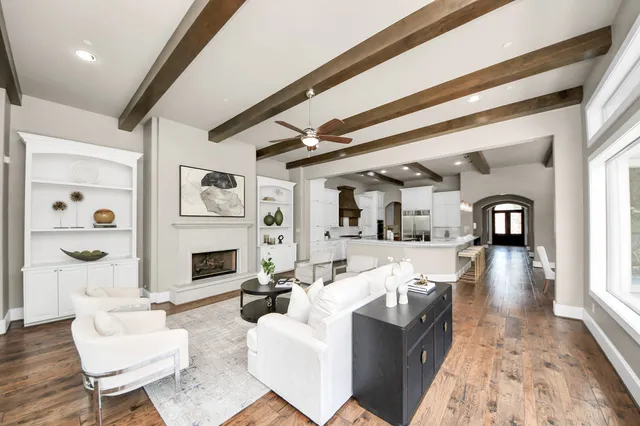 $1,895,000 | 4809 Elm Street, Bellaire, TX 77401