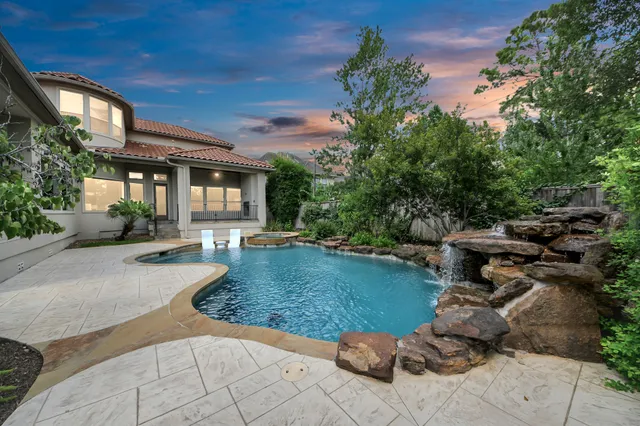 $1,895,000 | 4809 Elm Street, Bellaire, TX 77401