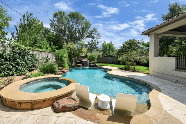 $1,895,000 | 4809 Elm Street, Bellaire, TX 77401