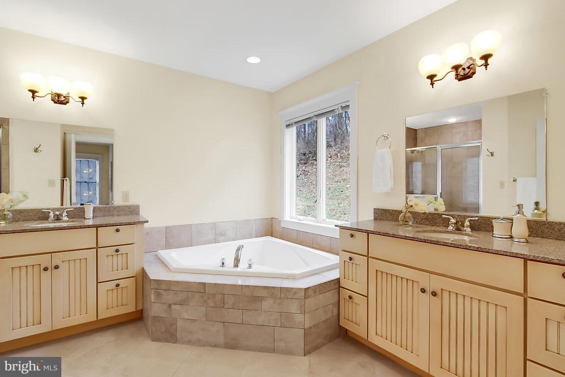 2204 Shepperd Road Monkton, MD 21111 - Photo 14 of 30 Attached Master Bath with double vanities