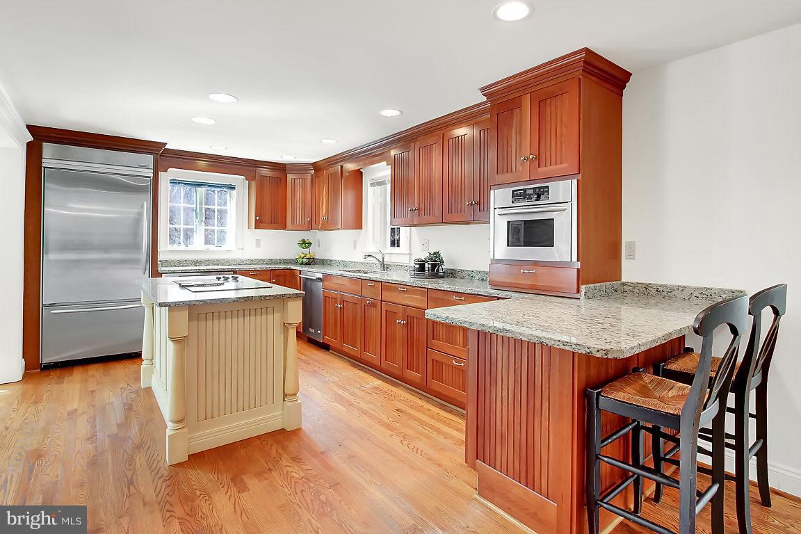 2204 Shepperd Road Monkton, MD 21111 - Photo 8 of 30 Granite Counters & Stainless Appliances.