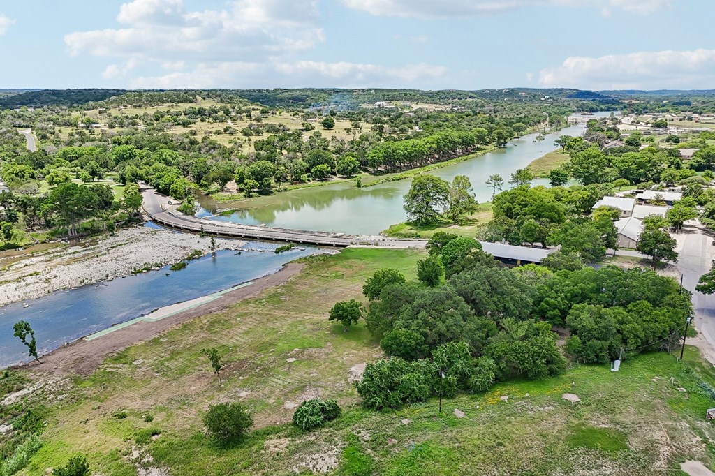 129 Old Ingram Loop Ingram, TX 78025 - Photo 5 of 26