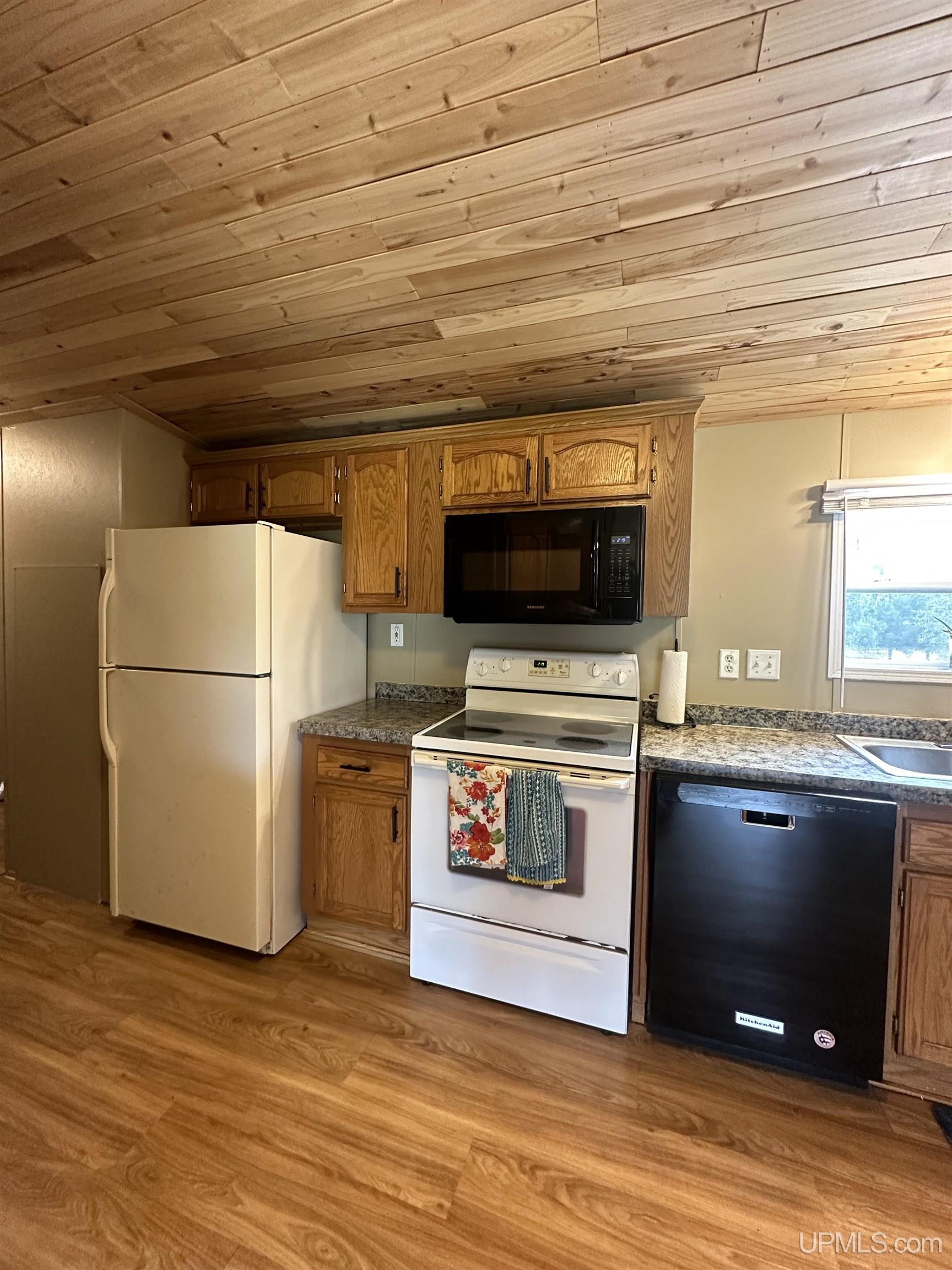3465 County 426 24th Road Cornell, MI 49818 - Photo 4 of 36