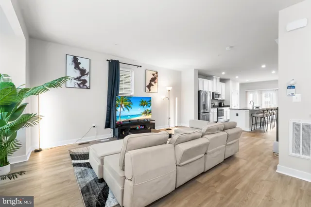 $3,950 | 117 Hawlings River Road, Laurel, MD 20708