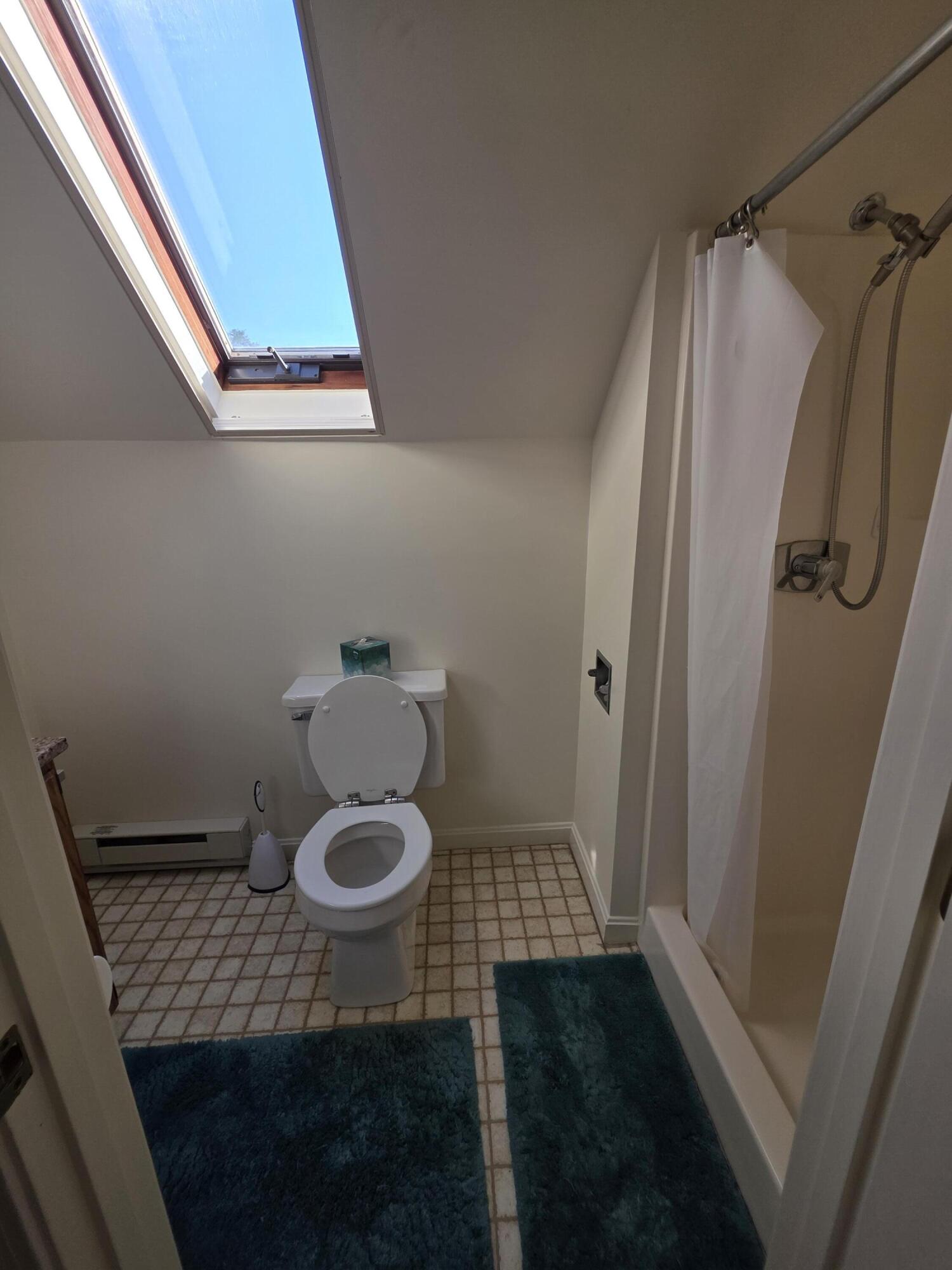 38 Cluf Bay Road, Unit 38 Brunswick, ME 04011 - Photo 36 of 46 Upstairs Bathroom