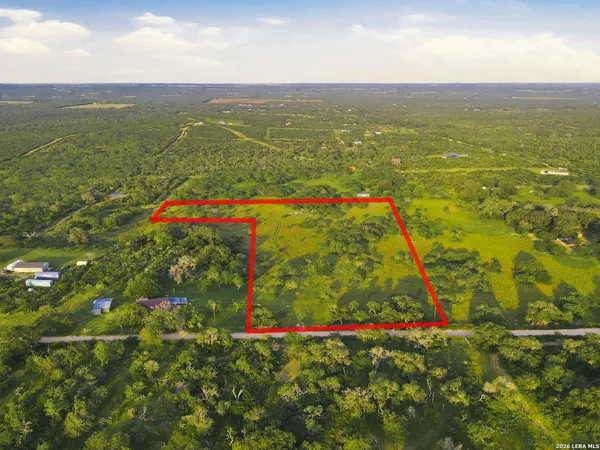 $155,000 | 6642 County Road 6642, Devine, TX 78016