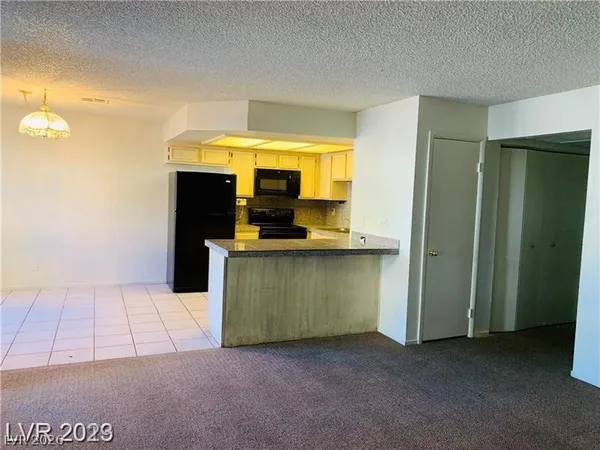 $1,400 | 2724 Otter Creek Court, Unit 101, Las Vegas, NV 89117