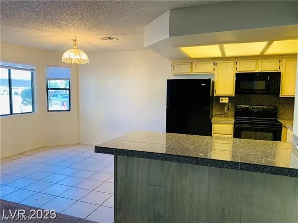 $1,400 | 2724 Otter Creek Court, Unit 101, Las Vegas, NV 89117