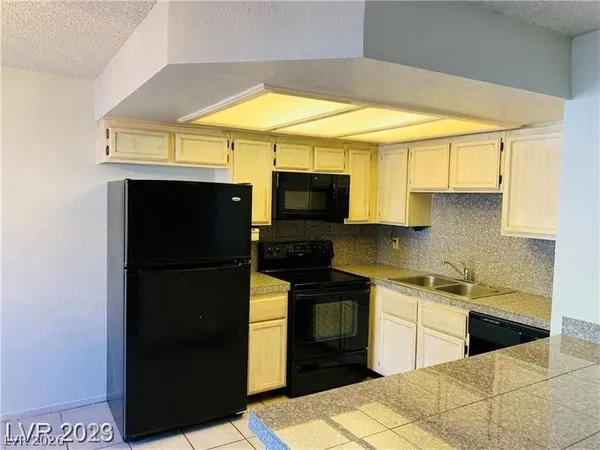 $1,400 | 2724 Otter Creek Court, Unit 101, Las Vegas, NV 89117