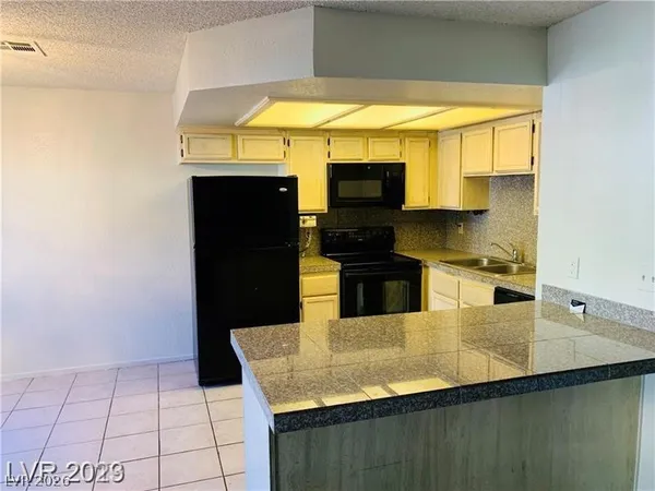 $1,400 | 2724 Otter Creek Court, Unit 101, Las Vegas, NV 89117