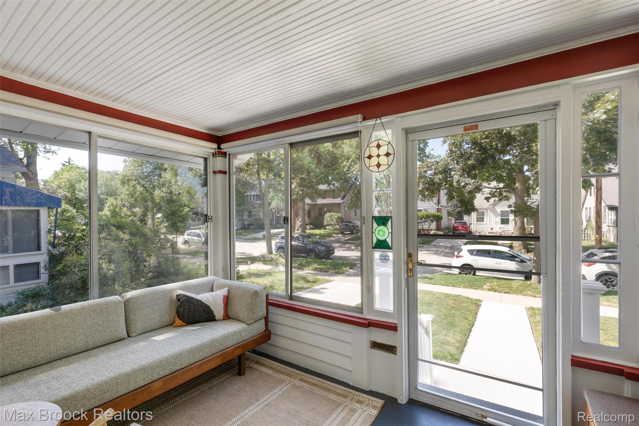 44 Kensington Boulevard Pleasant Ridge, MI 48069 - Photo 4 of 45 Enclosed Front Porch