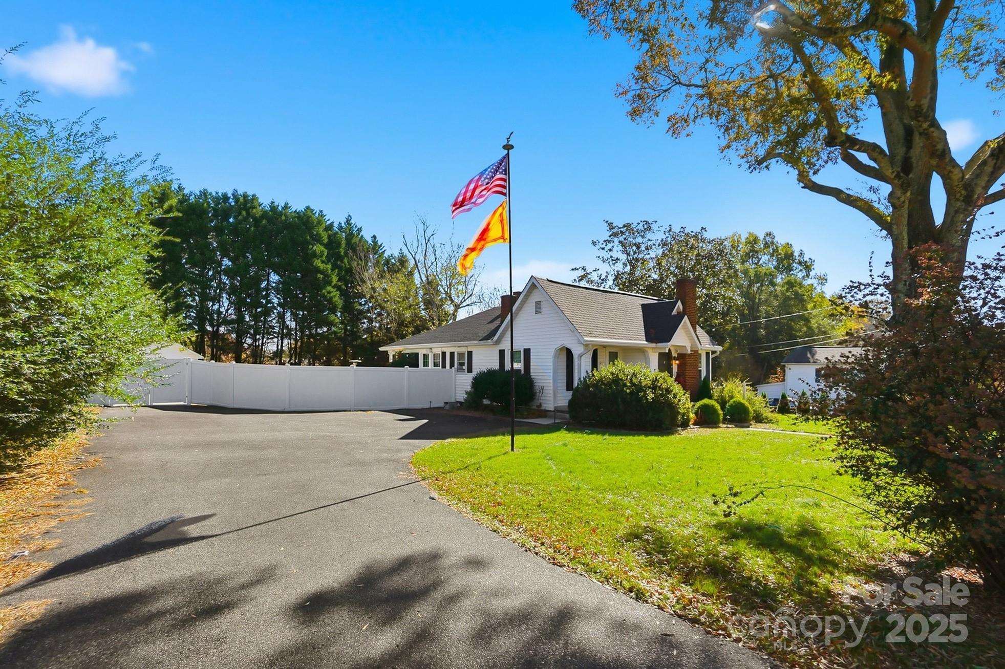 708 Mable Avenue Kannapolis, NC 28083 - Photo 46 of 48 a view of a house with yard and front view of a house