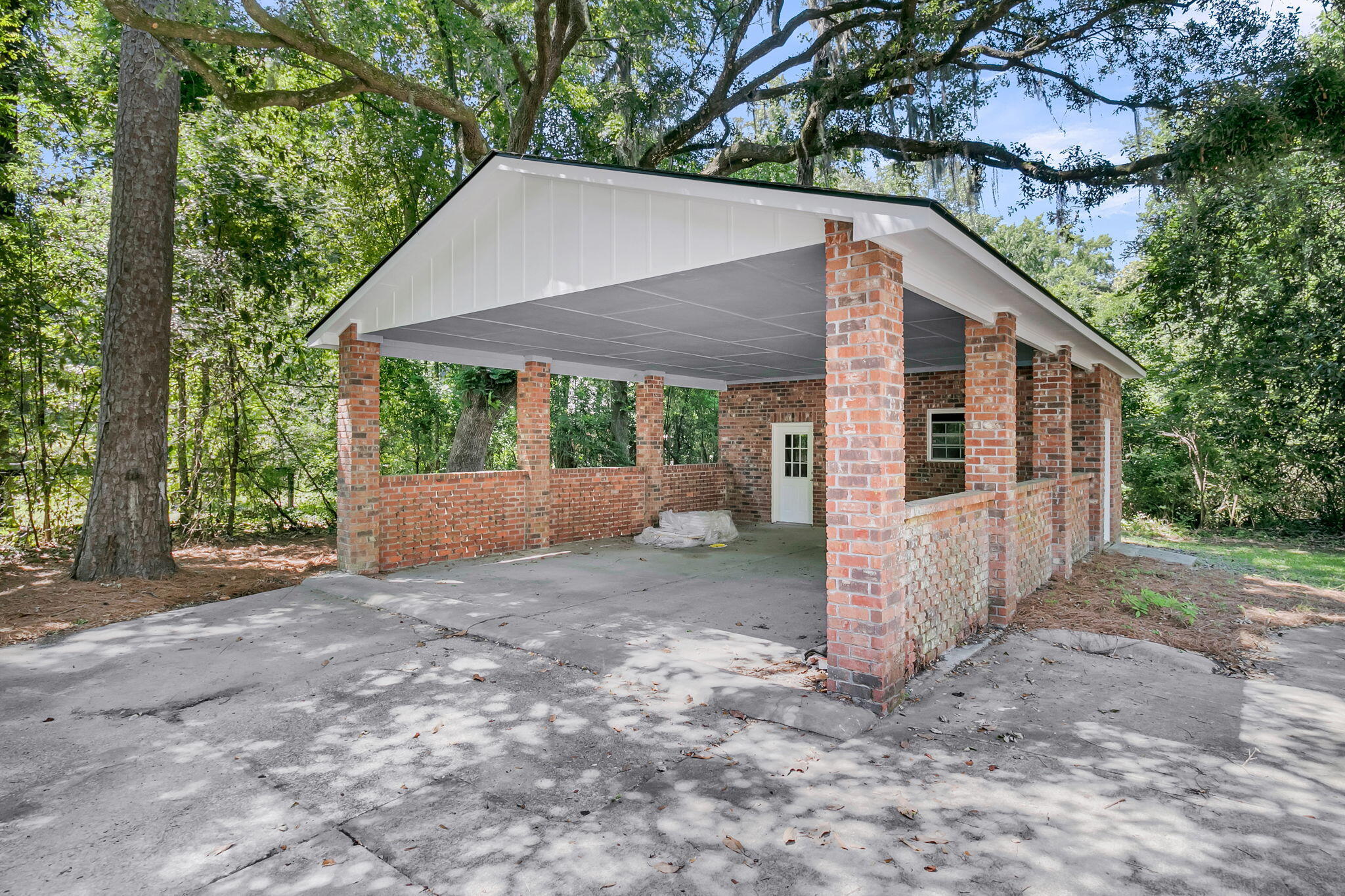 109 Halcyon Road Summerville, SC 29483 - Photo 32 of 45